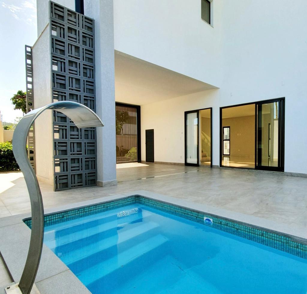 Casa em Condomínio à Venda em Barra - Balneário Camboriú - Santa Catarina - Boulevard