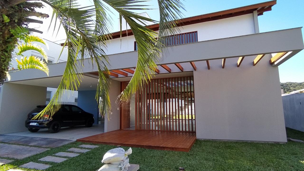 Casa em Condomínio à Venda em Cachoeira do Bom Jesus - Florianópolis - Santa Catarina