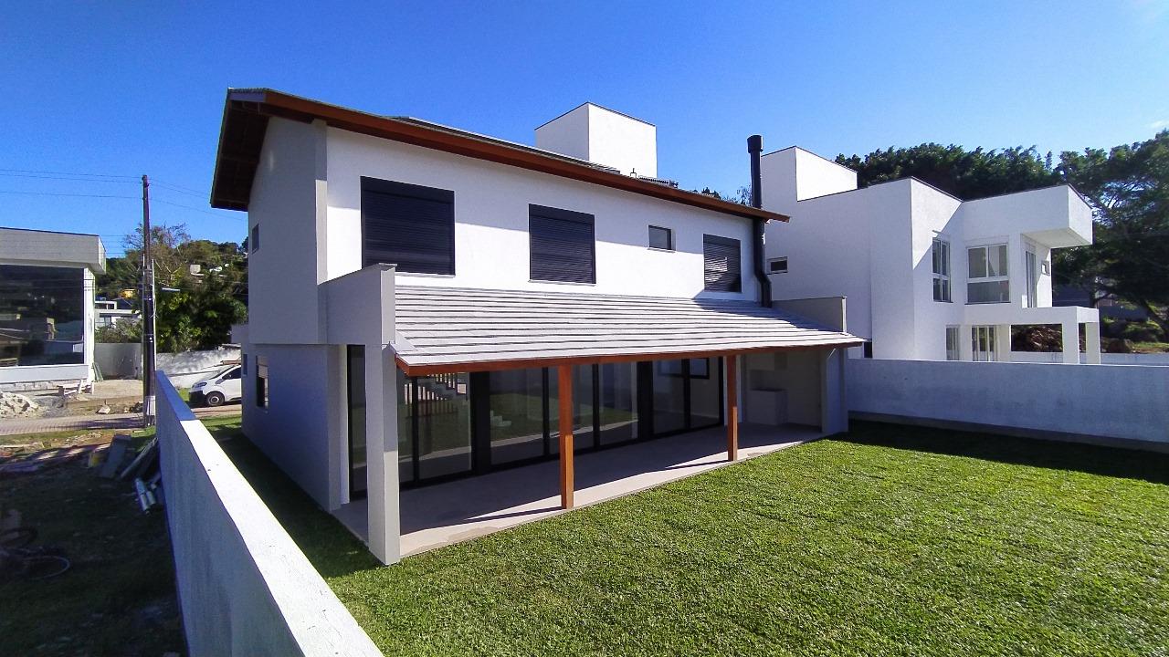 Casa em Condomínio à Venda em Cachoeira do Bom Jesus - Florianópolis - Santa Catarina