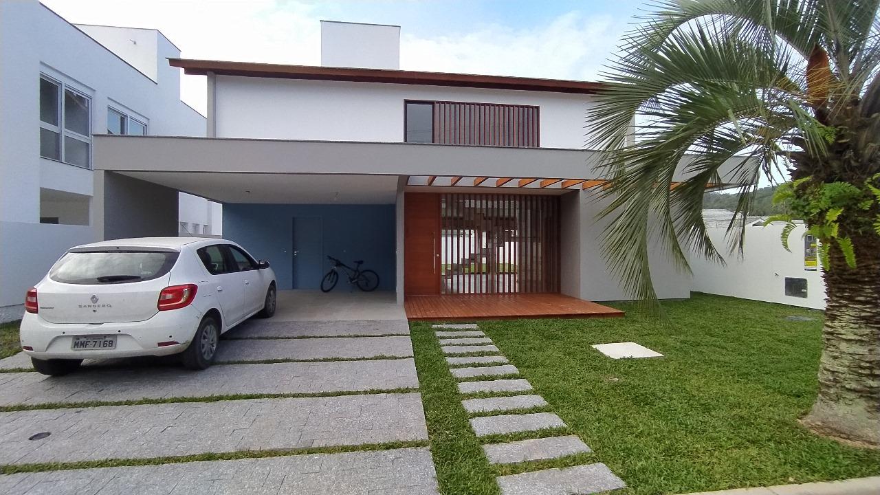 Casa em Condomínio à Venda em Cachoeira do Bom Jesus - Florianópolis - Santa Catarina