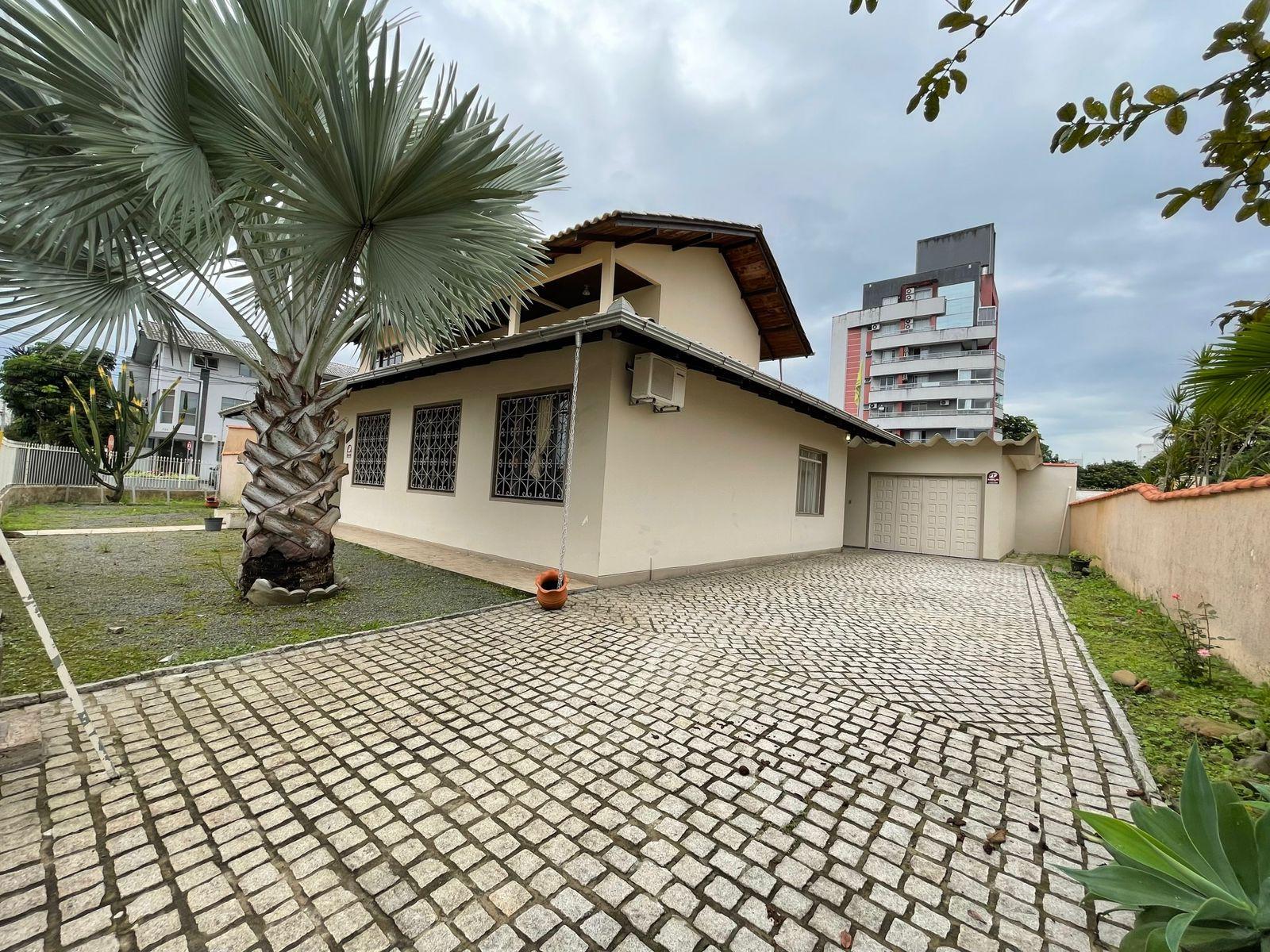 Casa à Venda em Anita Garibaldi - Joinville - Santa Catarina - CASA A VENDA EM JOINVILLE