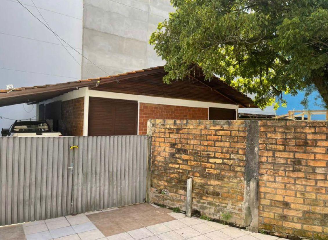 Terreno à Venda em Centro - Balneário Camboriú - Santa Catarina - TERRENO COM CASA A VENDA EM BALNEARIO CAMBORIU