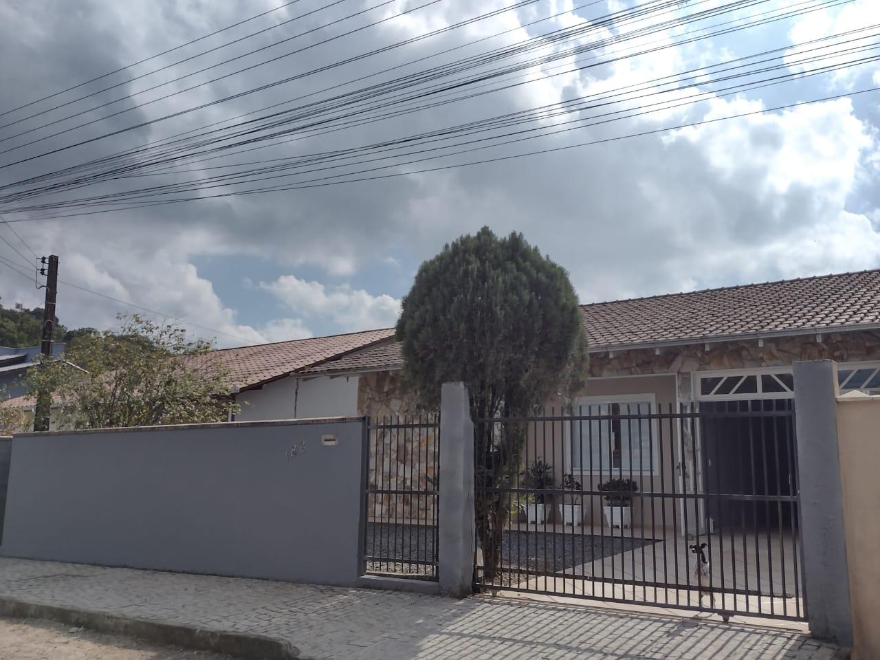 Casa à Venda em Nova Brasília - Joinville - Santa Catarina - CASA A VENDA EM JOINVILLE-SC