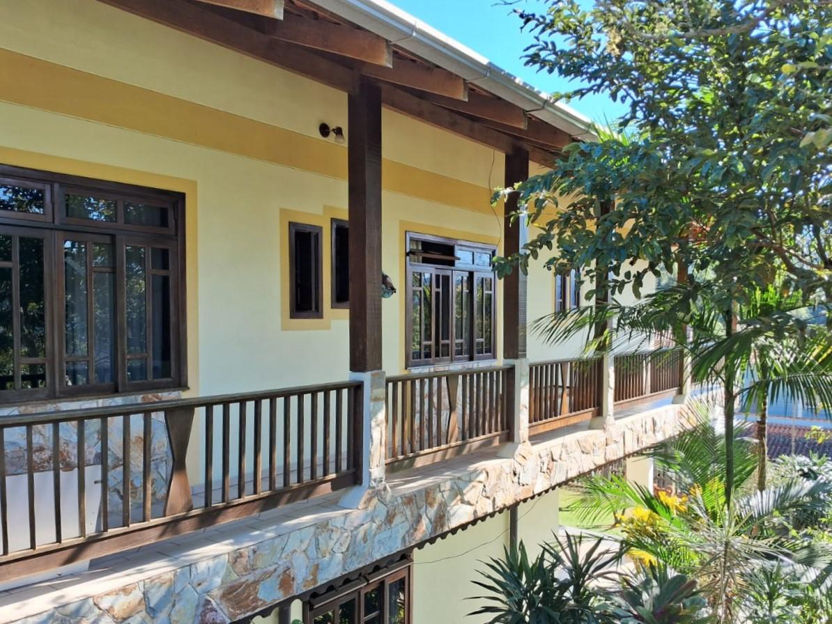 Casa à Venda em Glória - Blumenau - Santa Catarina - Casa com bela vista no bairro Glória.