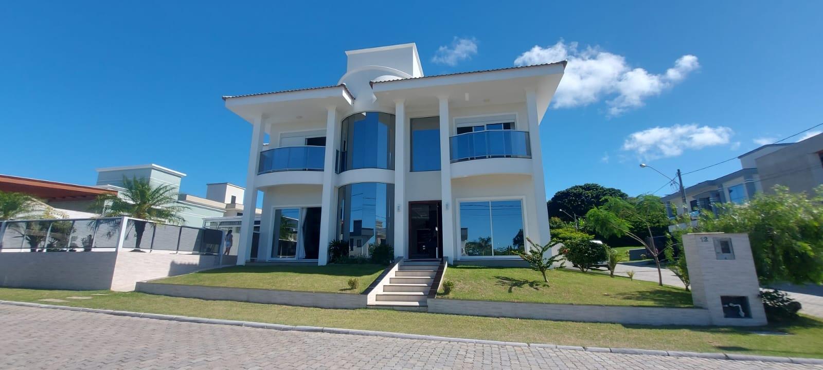 Casa em Condomínio à Venda Próximo ao Mar em Ingleses do Rio Vermelho - Florianópolis - Santa Catarina - Condomínio Altos dos Ingleses