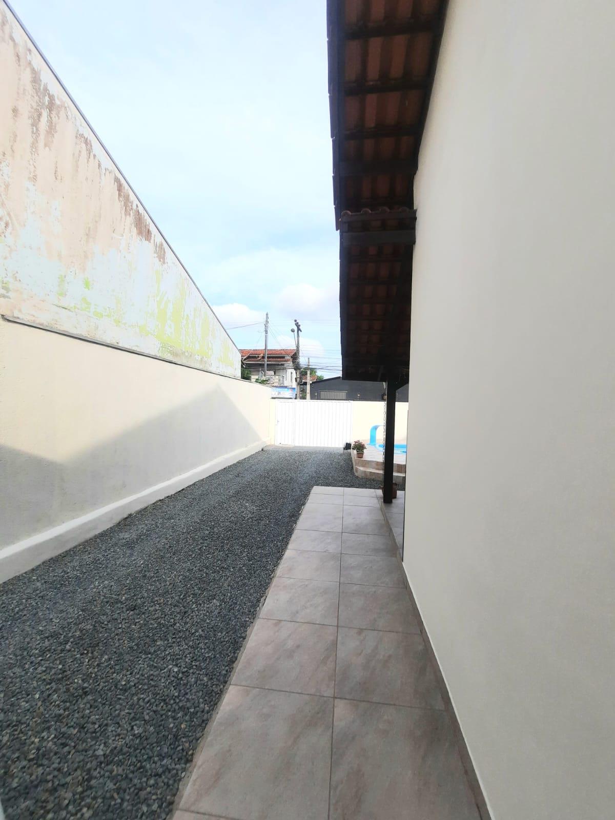 Casa à Venda em Cordeiros - Itajaí - Santa Catarina - EXCELENTE CASA CORDEIRO 