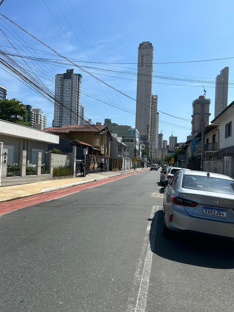 Casa à Venda em Centro - Balneário Camboriú - Santa Catarina - SOBRADO COMERCIAL EM BALNEARIO CAMBORIU