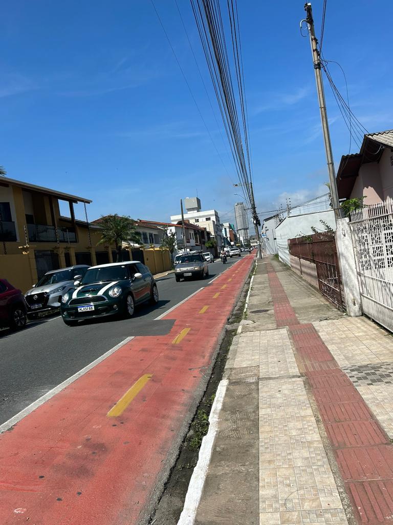 Casa à Venda em Centro - Balneário Camboriú - Santa Catarina - SOBRADO COMERCIAL EM BALNEARIO CAMBORIU