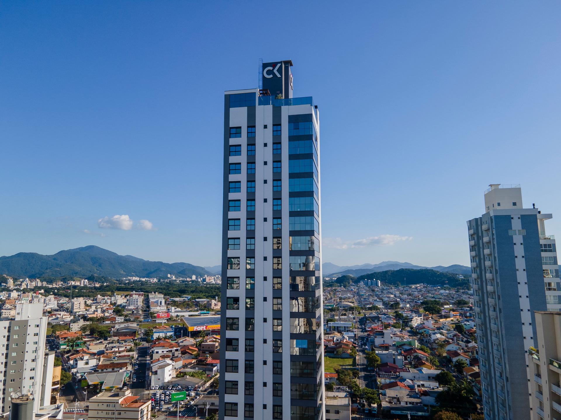 Sala Comercial à Venda em Centro - Balneário Camboriú - Santa Catarina - Roof Top em Balneário Camboriú 