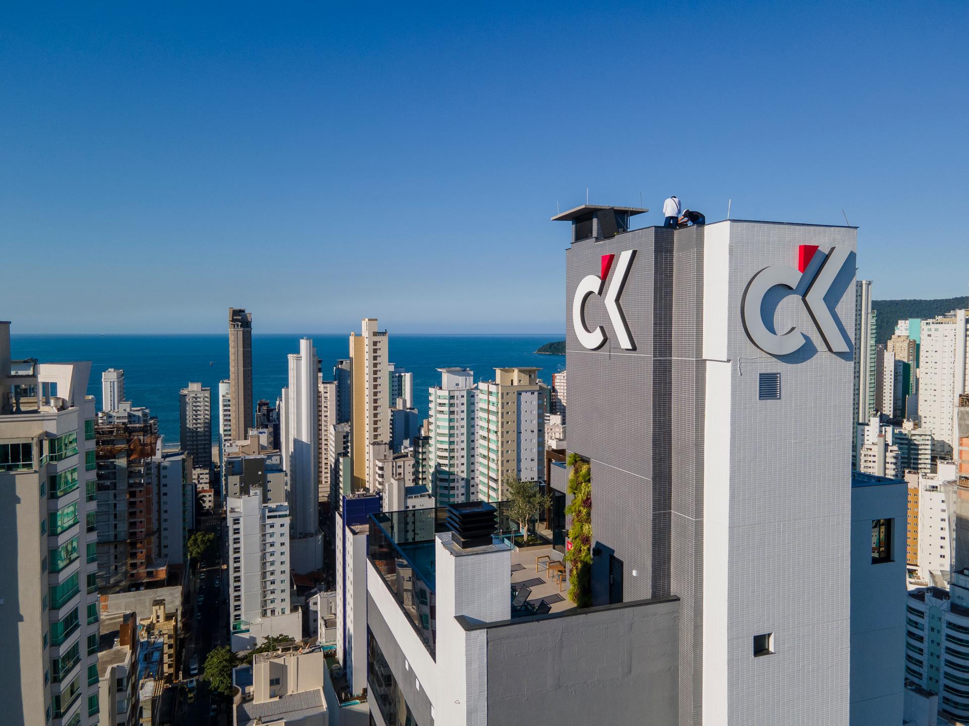 Sala Comercial Lançamento em Centro - Balneário Camboriú - Santa Catarina - Roof Top em Balneário Camboriú 