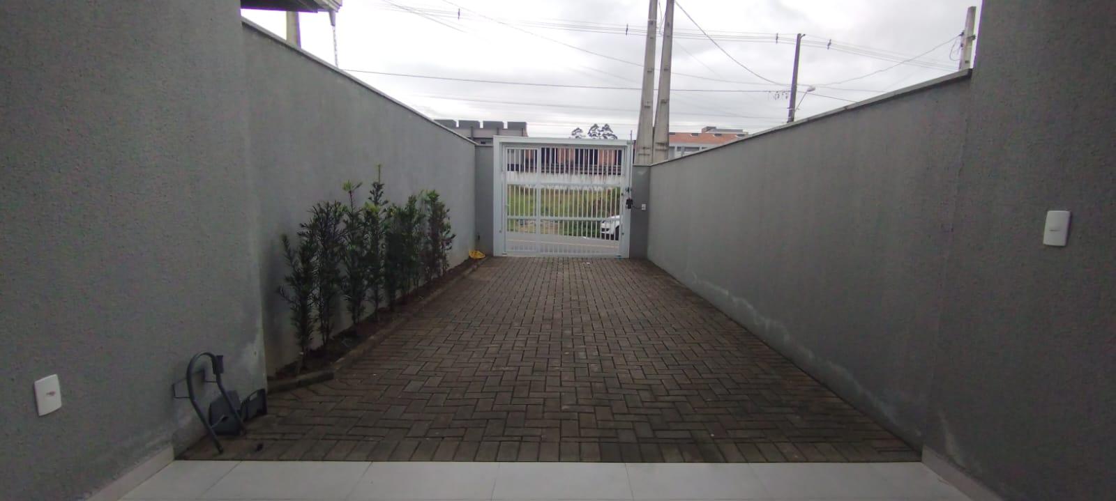 Sobrado Geminado à Venda em Santa Catarina - Joinville - Santa Catarina - Residencial Lara's