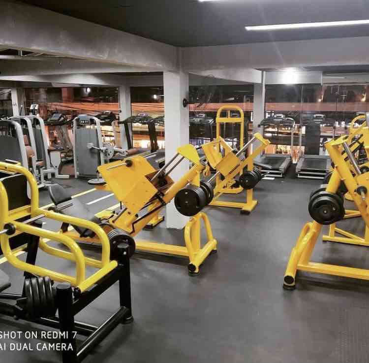 Sala Comercial à Venda em Centro - Balneário Camboriú - Santa Catarina - Academia Mobiliada á venda em Balneario Camboriu