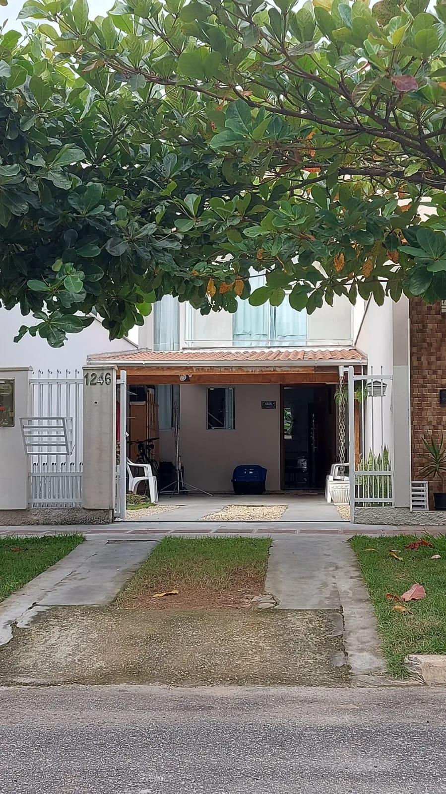 Casa Geminada à Venda em Rio Branco - Brusque - Santa Catarina