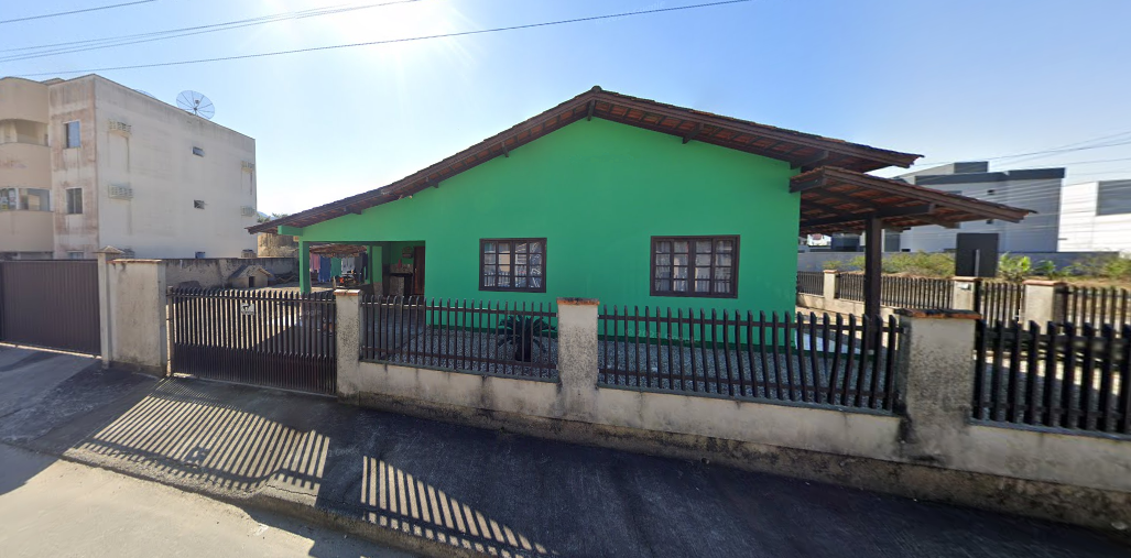 Casa à Venda em Limoeiro - Brusque - Santa Catarina