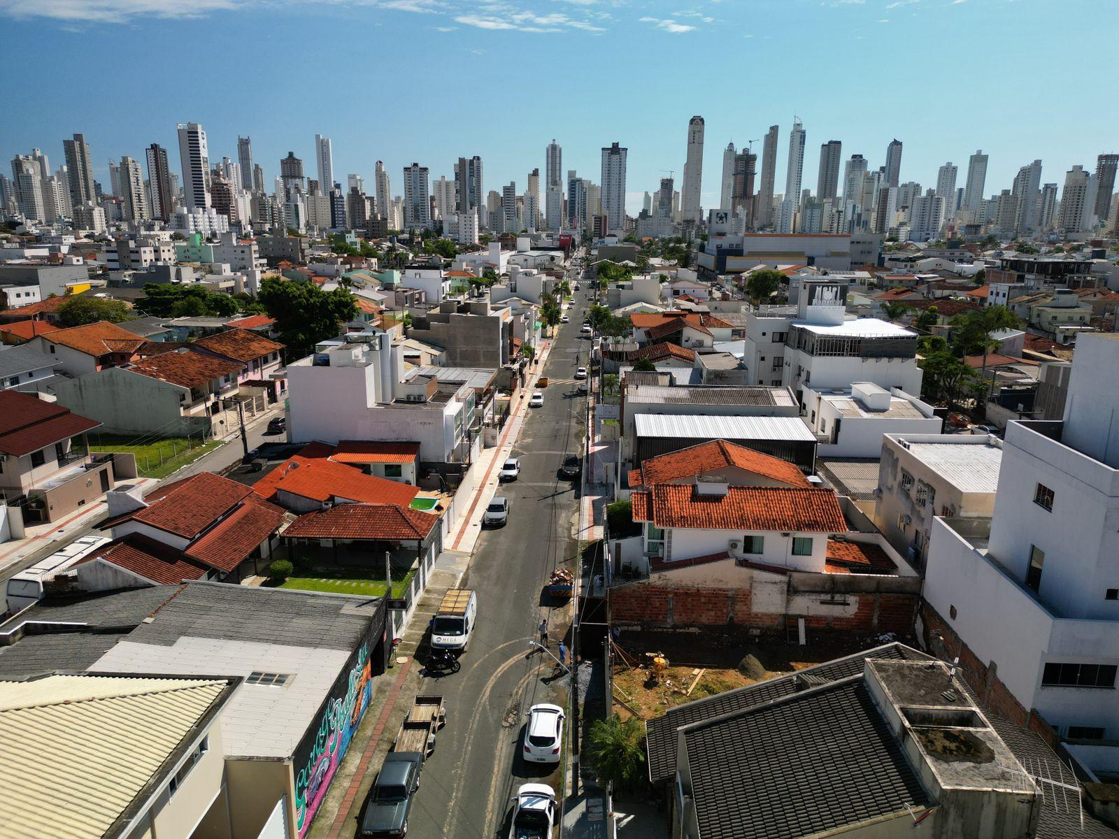 Terreno à Venda em Centro - Balneário Camboriú - Santa Catarina - TERRENO A VENDA NO CENTRO DE BALNEARIO CAMBORIU