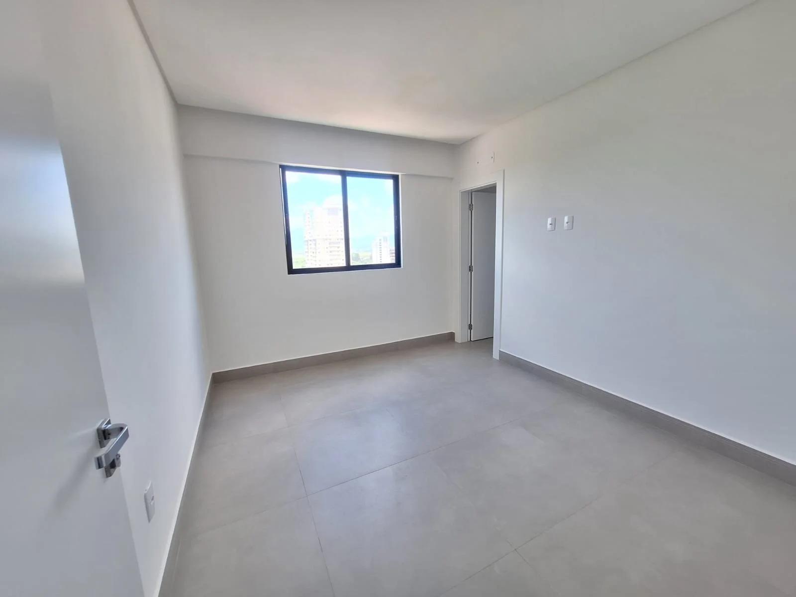 Apartamento à Venda em Meia Praia - Itapema - Santa Catarina - APARTAMENTO A VENDA EM ITAPEMA