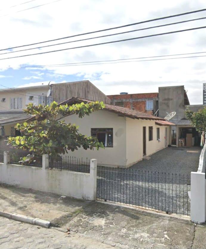 Casa à Venda em Cordeiros - Itajaí - Santa Catarina - DUAS CASAS NO BAIRRO CORDEIRO EM ITAJAI