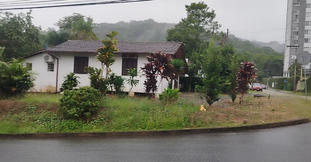 Terreno à Venda em Atiradores - Joinville - Santa Catarina - Terreno a venda no bairro Atiradores em Joinville-