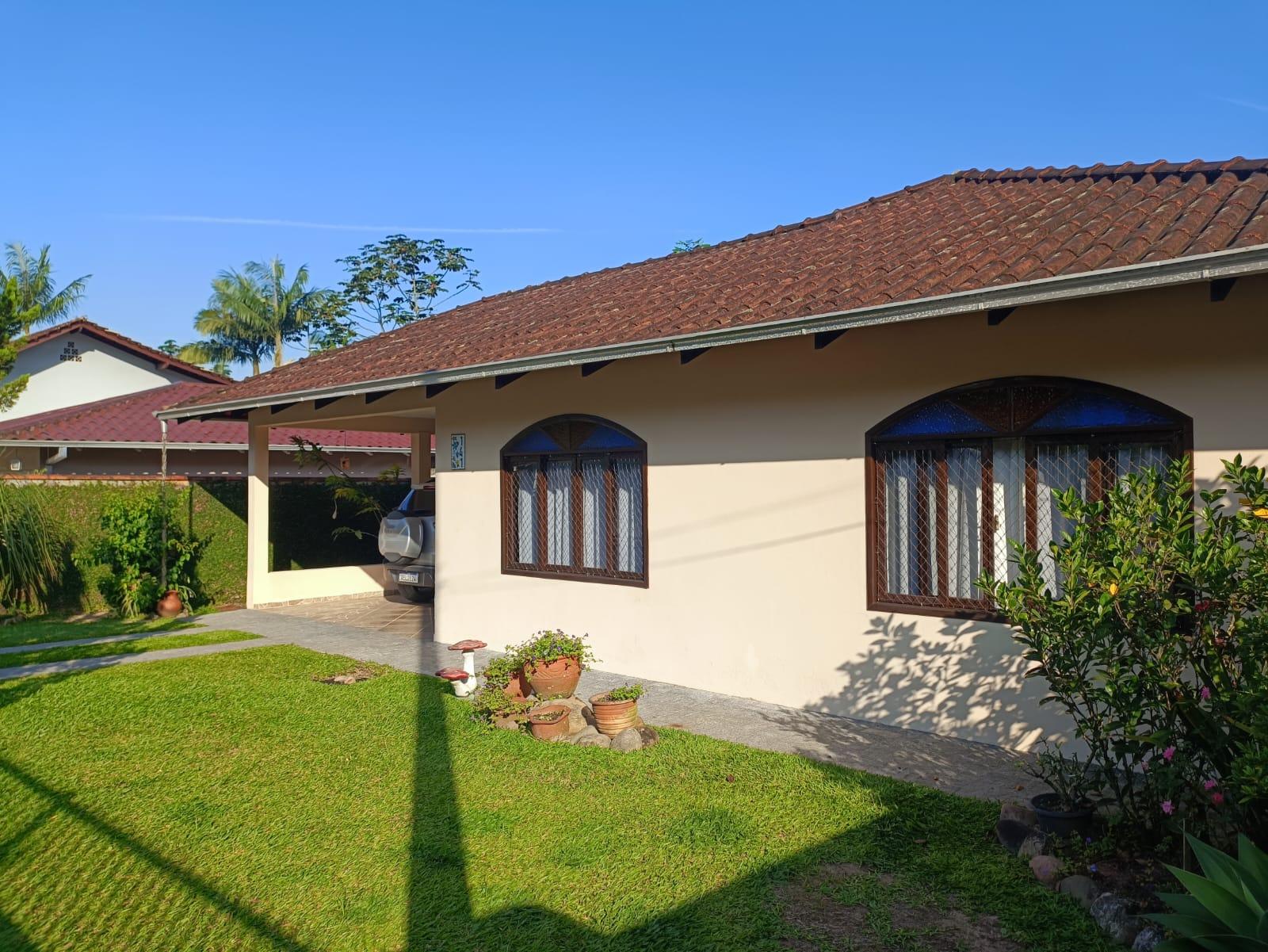 Casa à Venda em Nova Brasília - Joinville - Santa Catarina