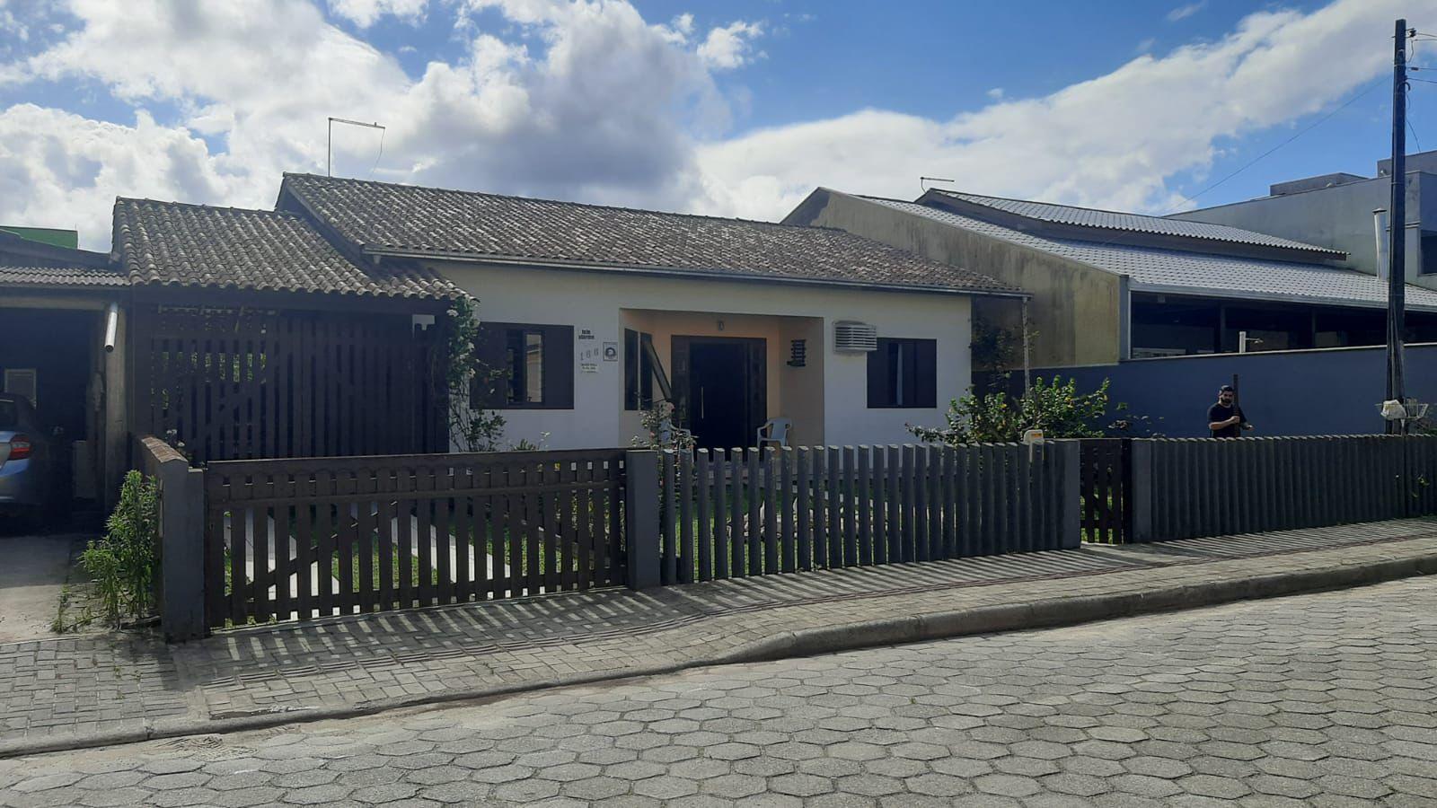 Casa à Venda em Itapema do Norte - Itapoá - Santa Catarina