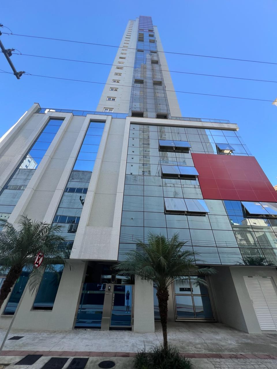 Cobertura à Venda Próximo ao Mar em Centro - Balneário Camboriú - Santa Catarina