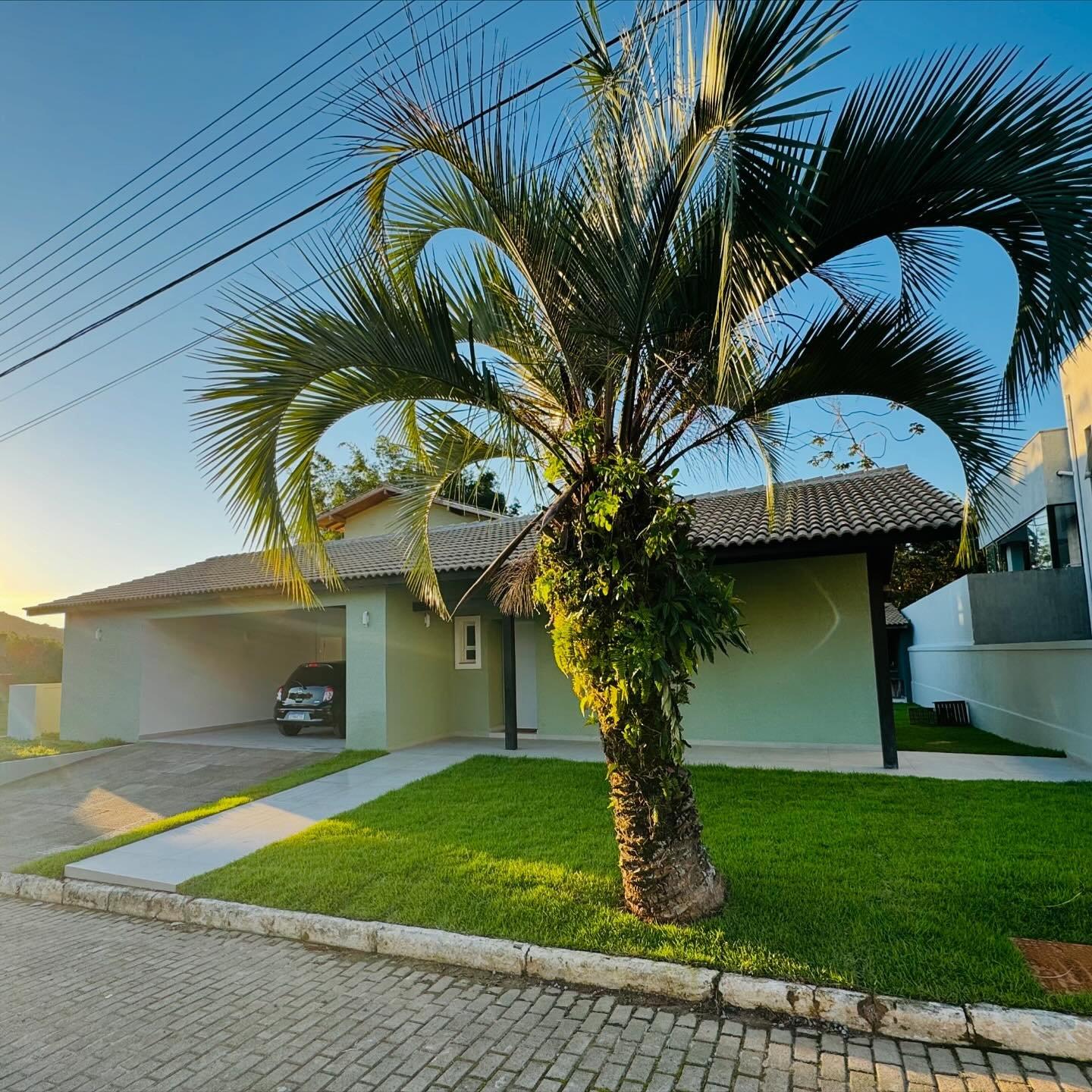 Casa em Condomínio à Venda em Cachoeira do Bom Jesus - Florianópolis - Santa Catarina