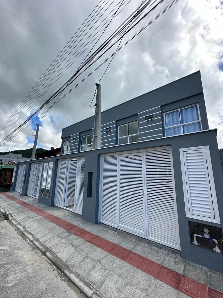 Sobrado Geminado à Venda em Alto São Bento - Itapema - Santa Catarina - Geminado em Itapema a venda