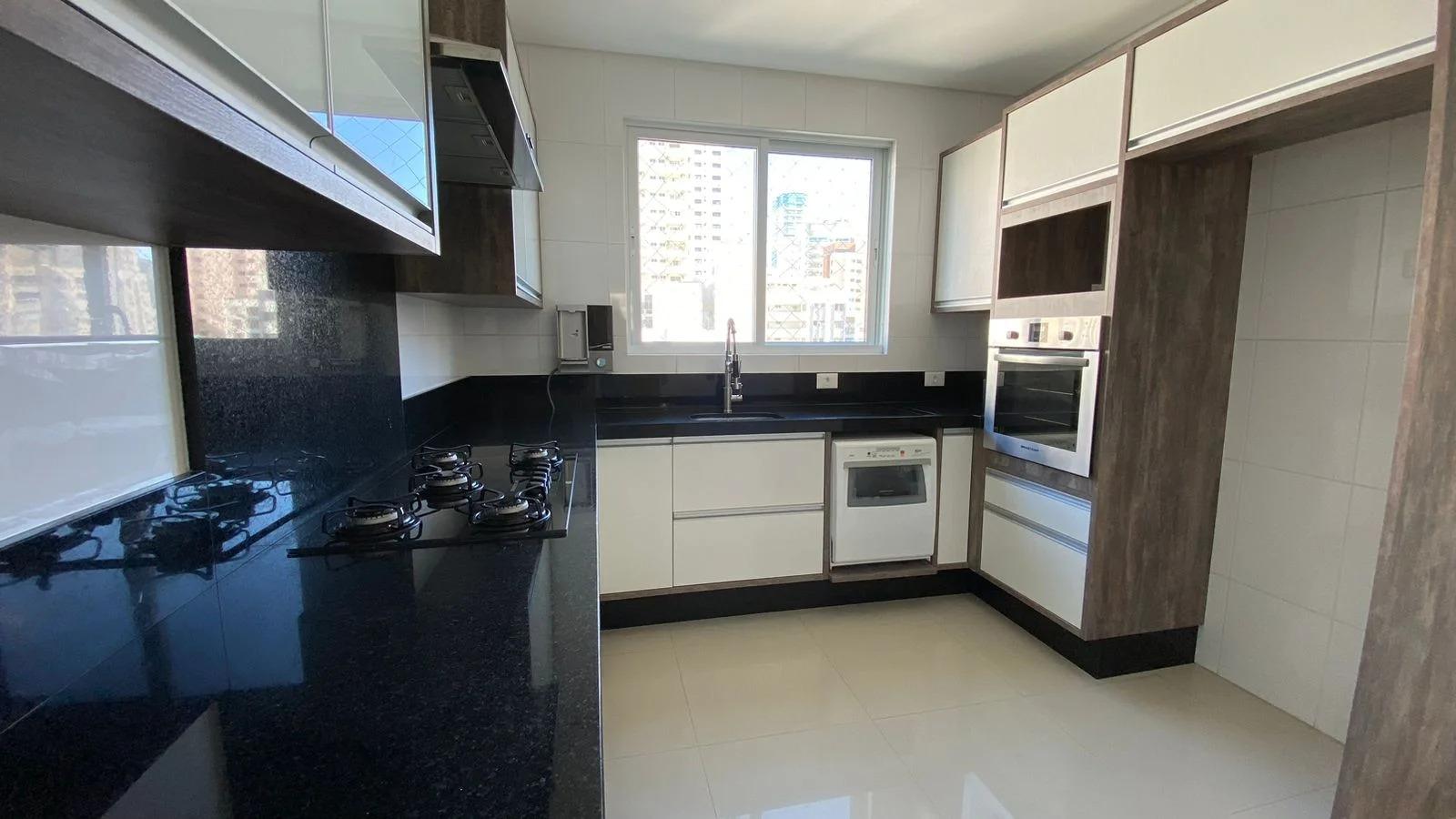 Apartamento à Venda em Centro - Balneário Camboriú - Santa Catarina - APARTAMENTO A VENDA EM BALNEARIO CAMBORIU