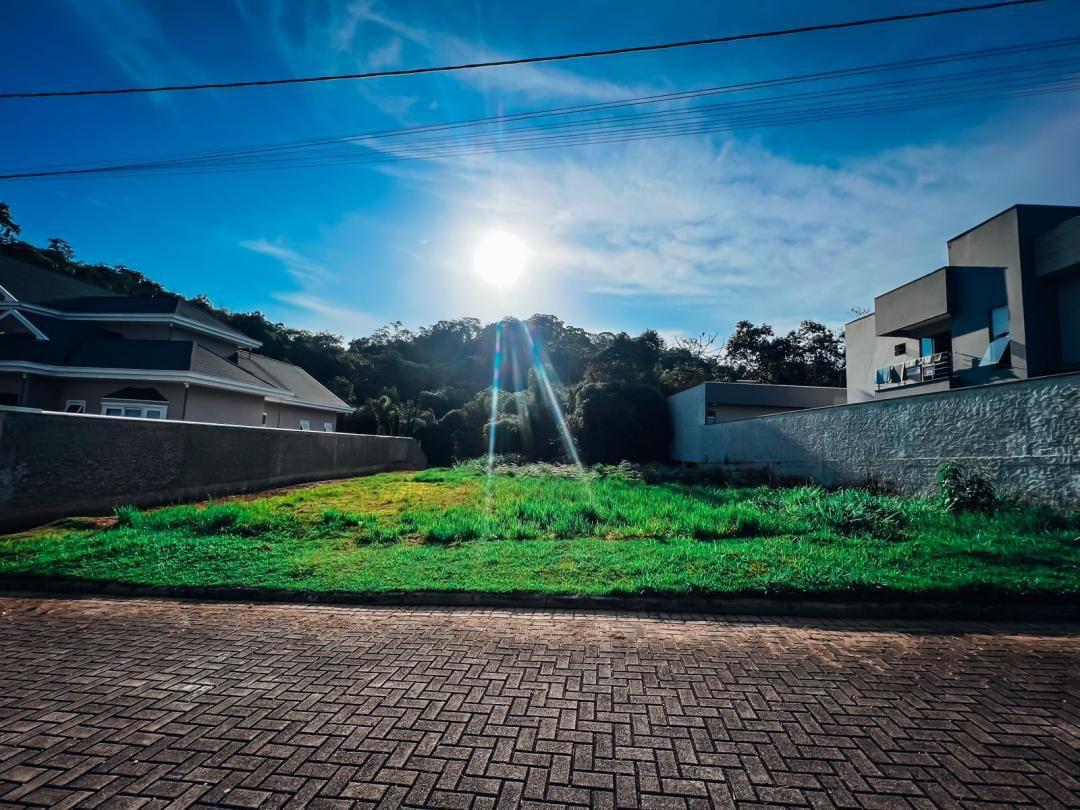 Terreno à Venda em Paqueta - Brusque - Santa Catarina - TERRENO NO LAGOA DOURADA EM BRUSQUE