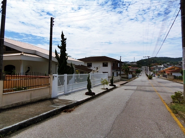 Casa à Venda em Limoeiro - Brusque - Santa Catarina